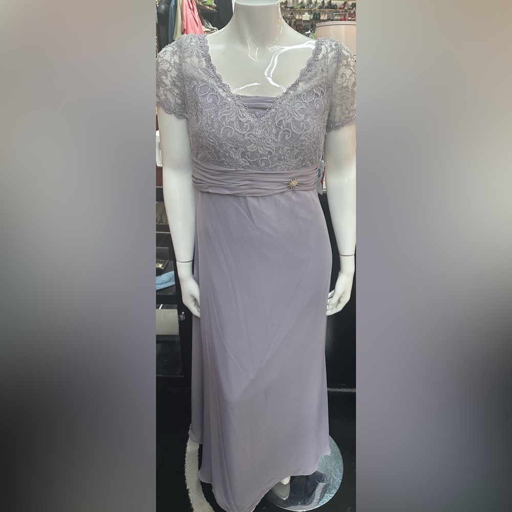 Caterina Collection sz 12 long lavender formal dress